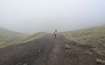 Vom einsamen, heissen Fluss zum tosenden Meer: Wir fahren nach Vík í Mýrdal